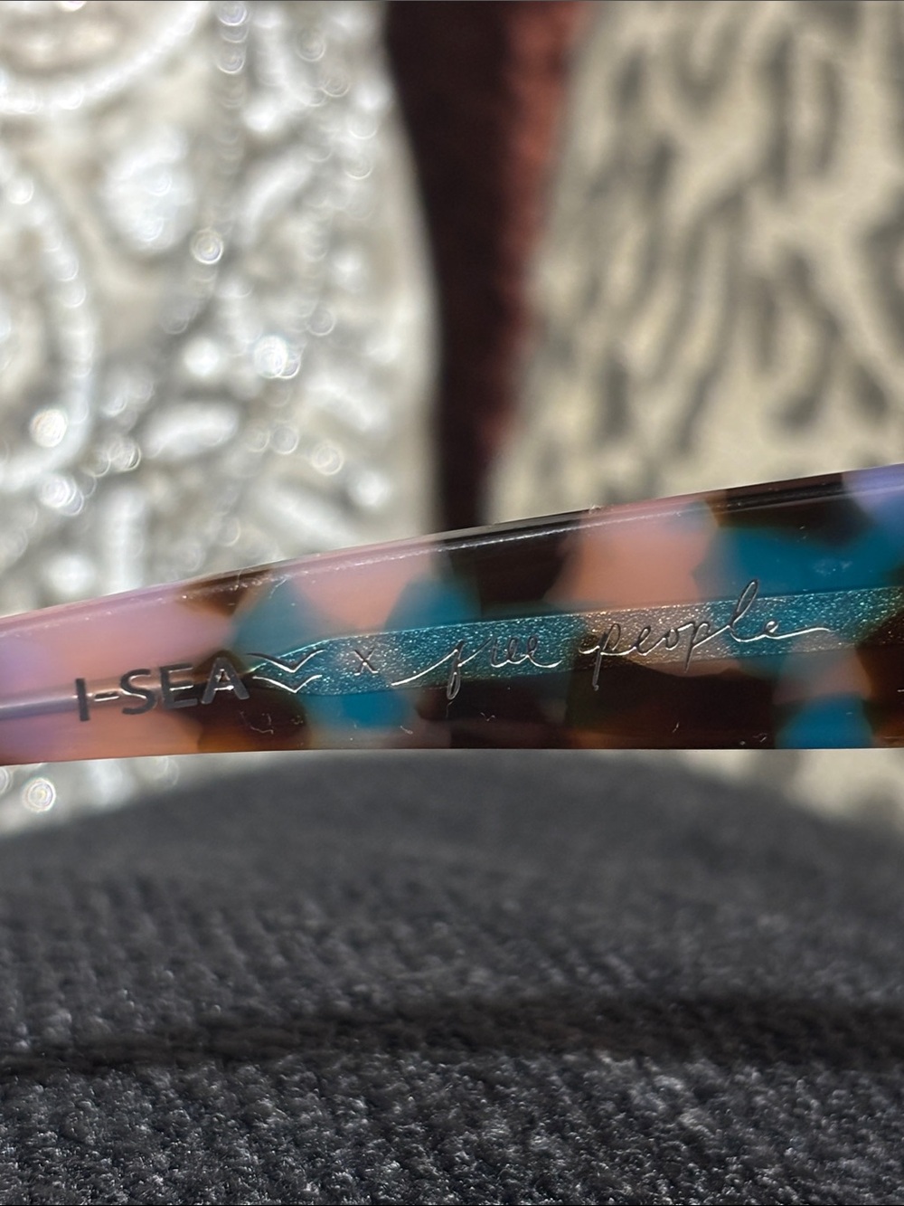 I-SEA X Free People Decker sunnies in unicorn multicolored cat eye frame - Picture 9 of 11